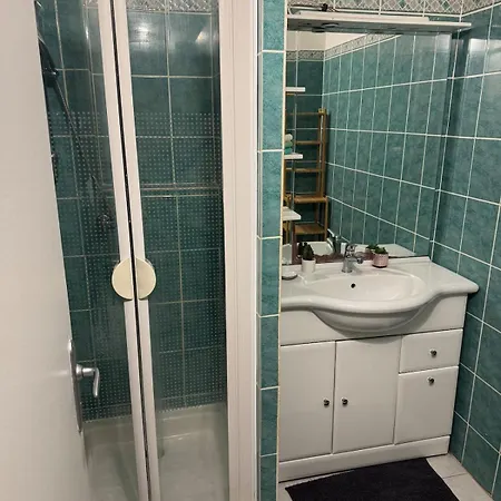 De 3 Pour 6 Personnes * تولون