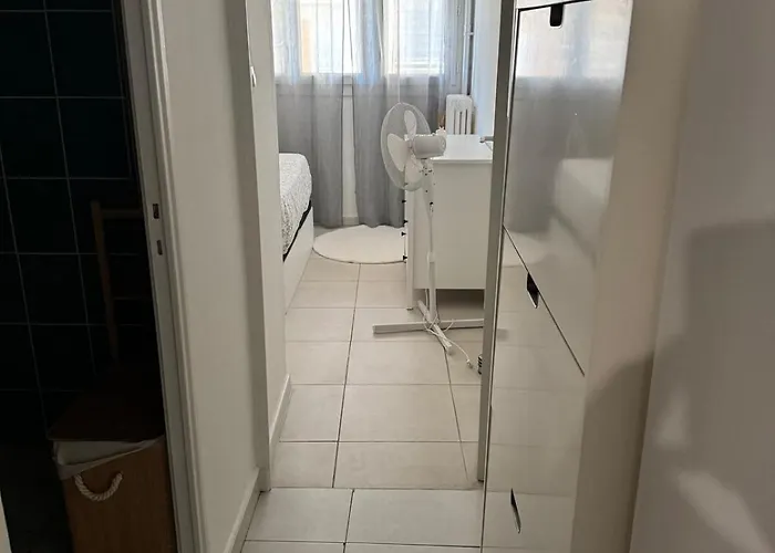 De 3 Pour 6 Personnes דירה טולון